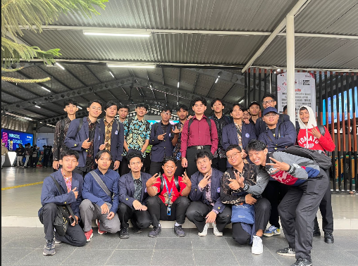 Foto bersama anggota dalam kegiatan lapangan